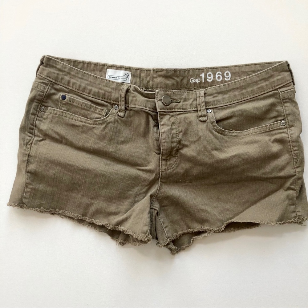 GAP cutoff shorts army green size 29